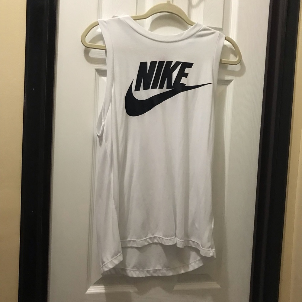 Sports top